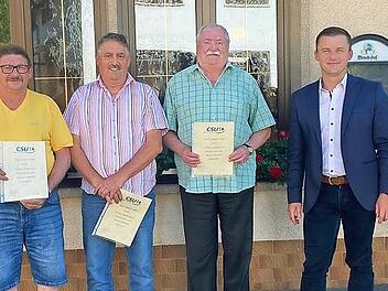 Im Bild von rechts stellvertretender Kreisvorsitzender Jens Korn, Bürgermeister Stefan Heinlein, Ehrenvorsitzenderr Reinhard Horn, Harald Konrad, Ralf Konrad und Altbürgermeister Georg Konrad