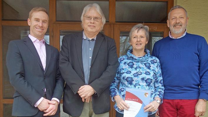 Ehrungen bei der Jugendblaskapelle Großwalbur (von links): Bürgermeister Bernd Höfer, Ronald Friedrich, Hella Klett, Joseph Brunner Foto: Doris Weidner