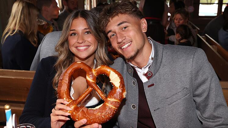 Josefine Scholl, Tochter von Ex-Nationalspieler Mehmet Scholl, ist aktuell mit Fu&szlig;ballspieler Tom Bischof (Bild) liiert.