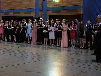 Rektor Michael Ulbrich (r.) gratulierte den Schülern. Foto: privat