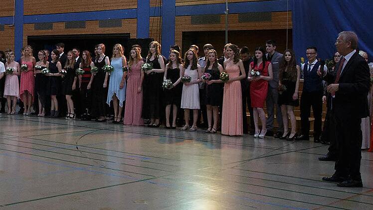 Rektor Michael Ulbrich (r.) gratulierte den Schülern. Foto: privat