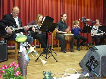 Ein Teil der "Big Band" mit den meisten Instrumenten Foto: Elisabeth Görner