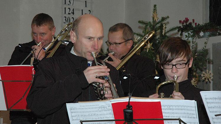 Pfarrer Stephan Aupperle (Zweiter von links) ist selbst Spieler im Posaunenchor Ermershausen.