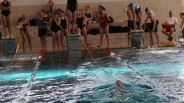 Rettungsschwimmer-Wettkampf in Hammelburg  Foto: Gerd Schaar