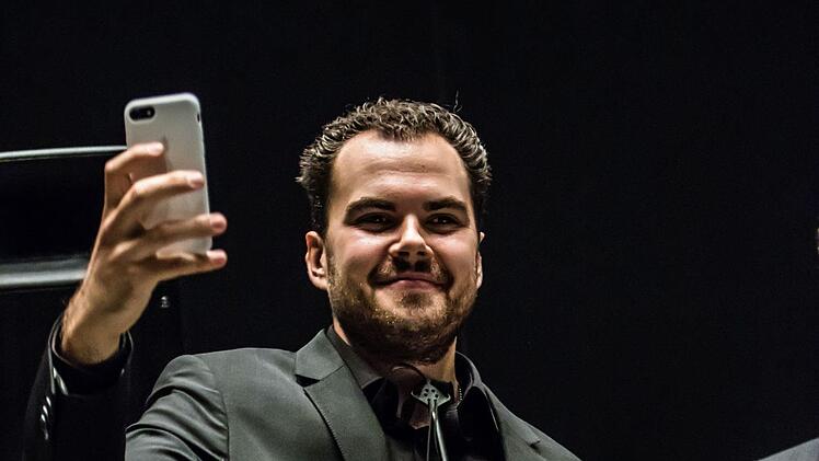 Das Arcis Saxophon Quartett wurde bei seinem Coburg-Debüt im HUK-Foyer von zahlreichen Zuhörern mit ausdauerndem Beifall gefeiert.Foto: Jochen Berger