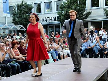 Wer sich auf den Laufsteg traute, bekam viel Applaus. Foto: Richard Sänger