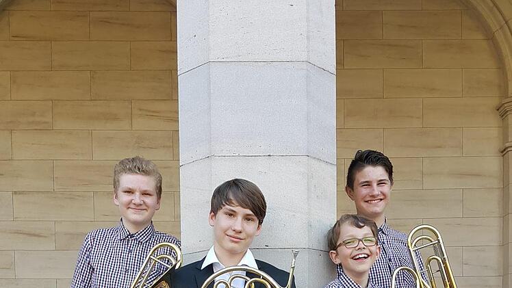 Im Rahmen der Reihe "Matinée classique" zeigen am 16. Dezember die Bad Kissinger Blechbläser ihr musikalischen Können. An diesem Abend musizieren Luca Ehrenberg (Posaune), Jeremias Friedrich (Horn), Jonas Greubel (Posaune) und Paul Metz (Posaune).  Roman Riedel
