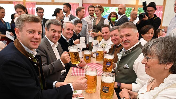 Das Bierfest 2022 hat begonnen. Foto: Ronald Rinklef
