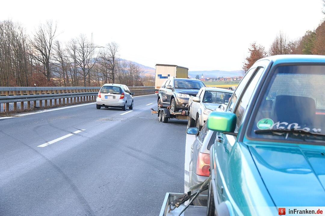 Unfall auf A73 - 20.000 Euro Schaden