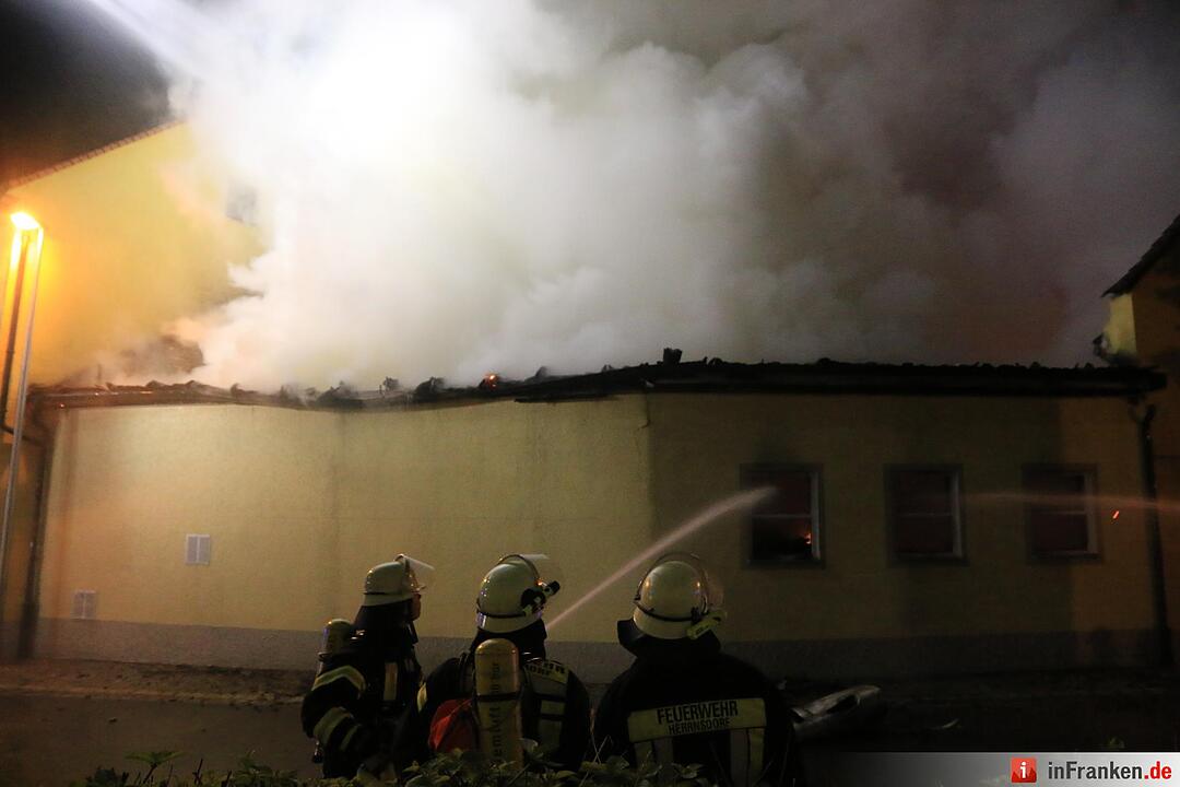 Scheune in Frensdorf brennt nieder