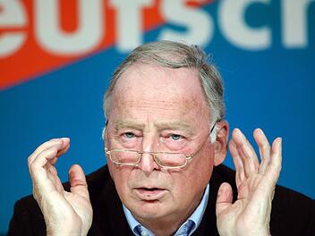 Der Auftritt des stellvertretenden Bundesvorsitzenden Alexander Gauland wird viele AfD-Gegner nach Neudrossfeld locken. Foto: dpa
