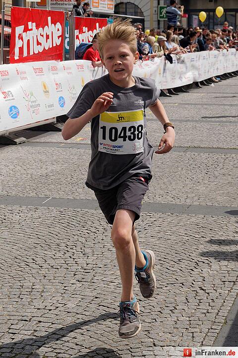 Weltkulturerbelauf 2017 in Bamberg: Der Zieleinlauf am Maxplatz