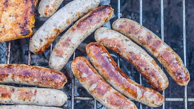 N&uuml;rnberger Bratw&uuml;rste (Bratwurst) auf dem Grill