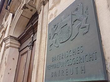 Die Entscheidung über die Öffnungszeiten beim Kronacher Freischießen fällt heute vor dem Verwaltungsgericht in Bayreuth. Symbolbild: Marco Meißner