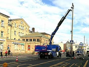 Das THW im Einsatz vor dem Bahnhof Foto: THW Bamberg