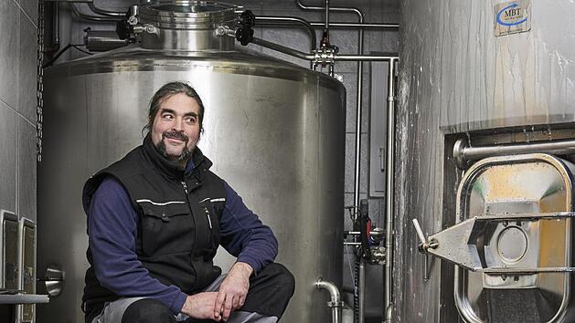 Braumeister Andreas Seufert feiert an Pfingsten das zehnj&auml;hrige Bestehen der Pax Br&auml;u. Foto: Martin Kess