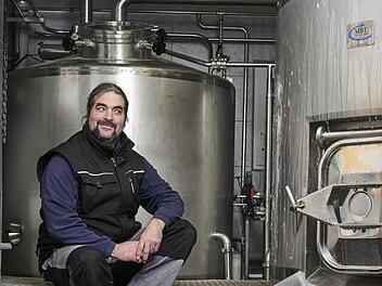 Braumeister Andreas Seufert feiert an Pfingsten das zehnjährige Bestehen der Pax Bräu. Foto: Martin Kess