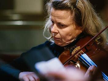 Beatrix Seidlitz spielte bei der Interpretation des "Requiem" in der Küpser Jakobikirche die Violine. Foto: Hendrik Steffens