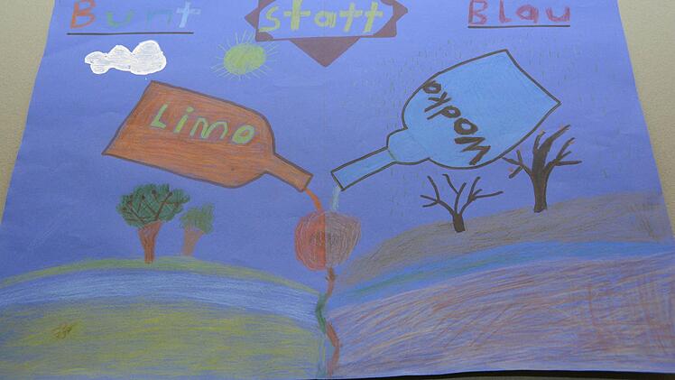 "Bunt statt blau": Kulmbacher Realschüler gestalten Wettbewerbs-Plakate. Foto: Dagmar Besand