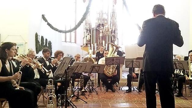 Bl&auml;ser zum Auftakt: Der M&uuml;nchauracher Klosterfr&uuml;hling startete.  Foto: Richard S&auml;nger