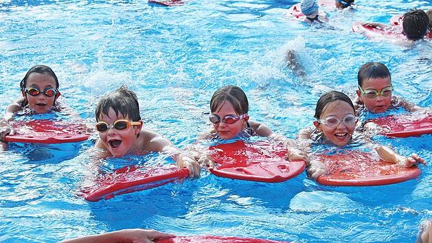 Der Schulverband Neuenmarkt-Wirsberg schickt die Kinder k&uuml;nftig zu Schwimmwochen ins Freibad.