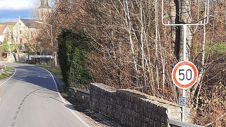 Landkreis Kitzingen: Ortstafeln entwendet - Landratsamt appelliert an "Souvenir-Jäger"