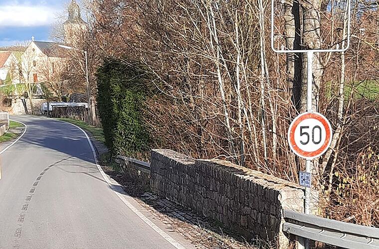 Landkreis Kitzingen: Ortsschild zum vierten Mal verschwunden - Wirbel um kuriose Diebstähle