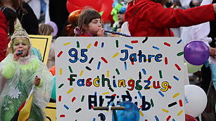 Die Hauptstrasse wurde zur Partymeile