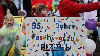 Die Hauptstrasse wurde zur Partymeile