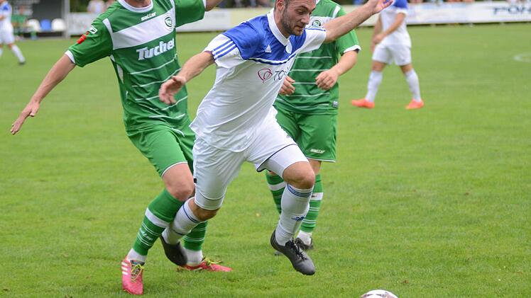 Für Oliver Seybold und die SpVgg Jahn Forchheim steht nach dem 0:4 gegen Ansbach nun Wiedergutmachung an.  Foto: herzopress