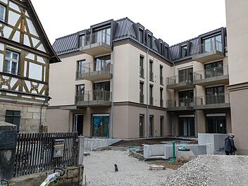 Das Bauende des Katharinenspitals ist in Sicht:  In der Bamberger Straße  entstehen 55 Wohnungen für Senioren. Foto: Matthias Hoch