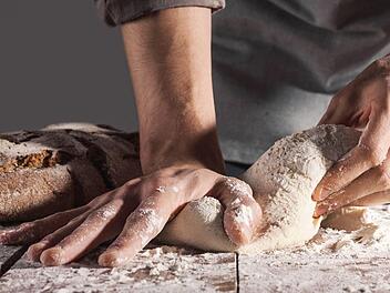 Richtig gutes Brot, mit regionalen Zutaten und von Hand geknetet bekommt man immer seltener. Einer der besten deutschen Bäcker erklärt woran das liegt, und wieso sich das bald wieder ändern könnte. Symbolfoto: nerudol/Adobe Stock