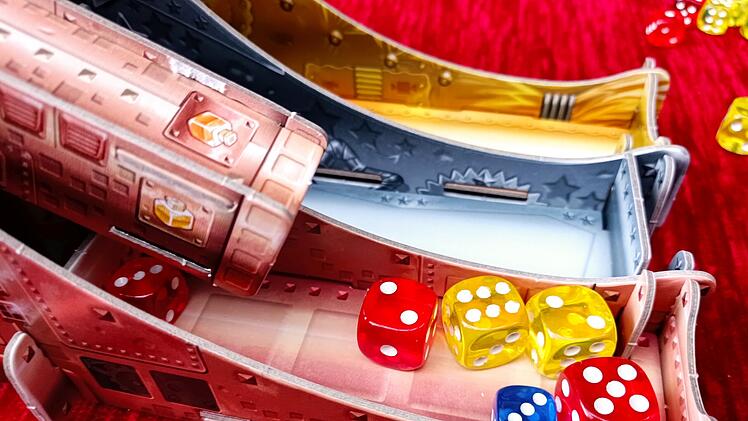 Spiele-Test "Kipp mir Saures":  Die Bonbon-Fabrikant mit den Kippröhren
