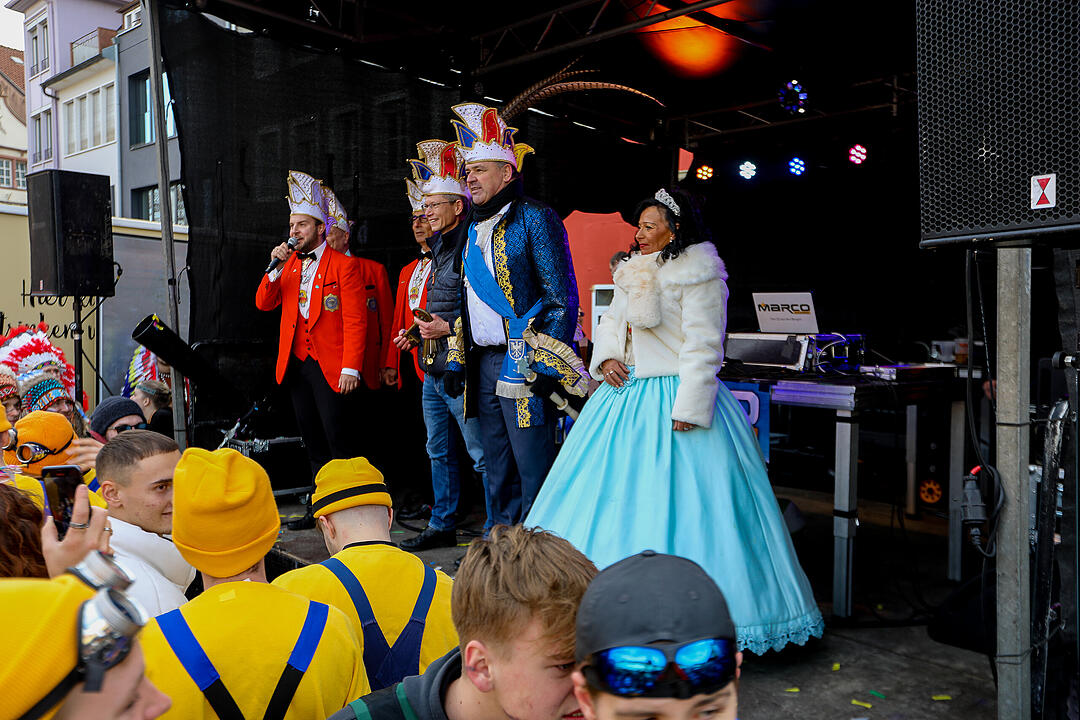 Große Party nach dem Faschingsumzug am Marktplatz.