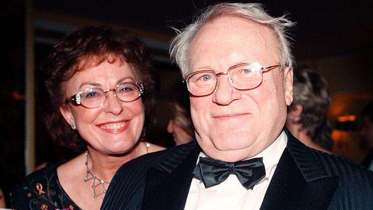 Niemand verk&ouml;rperte den gem&uuml;tlichen-gutm&uuml;tigen Hessen &uuml;ber Jahrzehnte so gut wie der geb&uuml;rtige Darmst&auml;dter G&uuml;nter Strack (Bild, mit Ehefrau Lore).