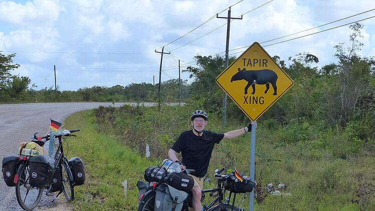 Vorsicht, Tapir. In Belize sind die großen Vierbeiner weit verbreitet.