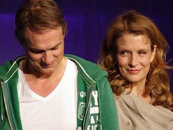 Sie verkörperten die beiden Internet-Liebenden: Ralf Bauer und Ann-Cathrin Sudhoff. Foto: Klaus Werner