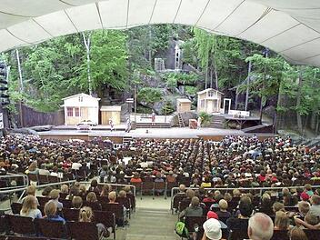 Die neue k&uuml;nstlerische Leiterin Birgit Simmler setzt auch in der n&auml;chsten Spielzeit auf den bew&auml;hrten Luisenburg-Mix. Foto: Markus F&uuml;hrer/dpa