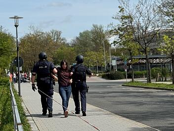 Weiden: Schießerei im Jobcenter - Polizei übt "nahezu unter realen Umständen"