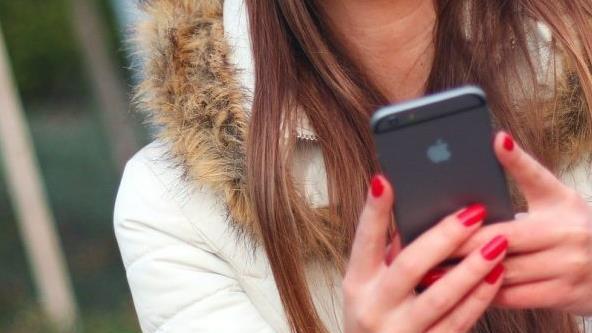 Die App, die am Dienstag ein M&auml;dchen nach einem Zusammenbruch rettete, tr&auml;gt den Namen "Wayguard". (Symbolfoto: Pixabay)