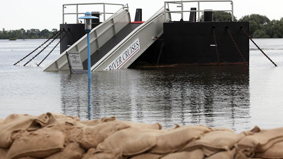 Hochwasser an der Elbe in Wittenberge (Brandenburg) Foto: Bodo Marks/dpa Hochwasser an der Elbe in Wittenberge (Brandenburg) Foto: Bodo Marks/dpa