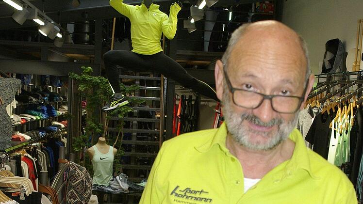 Sportgeschäft-Inhaber Dieter Hohmann blieb auf den Badehosen sitzen. Lediglich Sportschuhe weckten ein leichtes Interesse.  Foto: Winfried Ehling