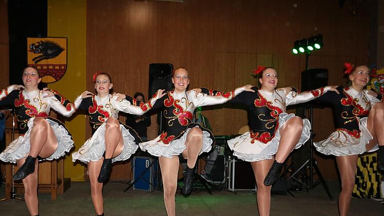 Die Showtanzgarde Ebern-Heubach schwang beim Faschingsauftakt das Tanzbein.