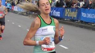 Sandra Haderlein vom SC Kemmern absolvierte den Amsterdam Marathon in der Top-Zeit von 2:50:12 Stunden.