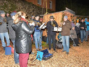 Der Posaunenchor spielte weihnachtliche Weisen. Foto: Gerhard Schmidt