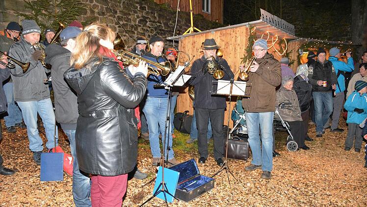 Der Posaunenchor spielte weihnachtliche Weisen. Foto: Gerhard Schmidt