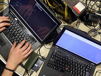 Beim Onlineauftritt zur Wahl gab es am Sonntag massive Probleme. Symbolbild: Malte Christians/dpa