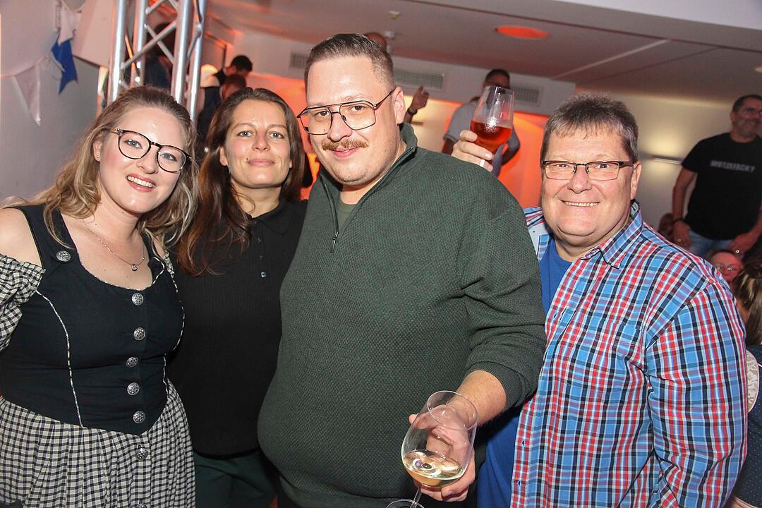 Mit Alexander Herrmann und seinem Team wurde gefeiert.