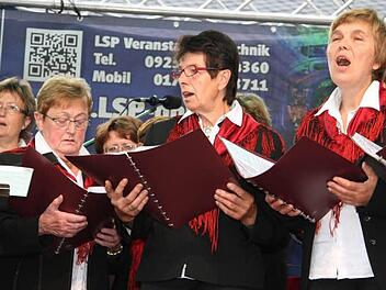 Der Landrauenchor unter der Leitung von Ulrike Böhmann war bei den Klosterspitzen zum ersten Mal dabei. Fotos: Sonja Adam