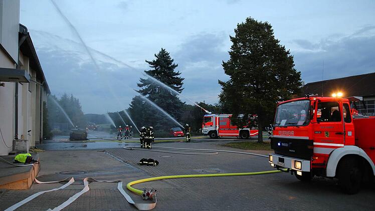 Feuerwehr-Großalarm in Steinbach Foto: Andreas Brandl